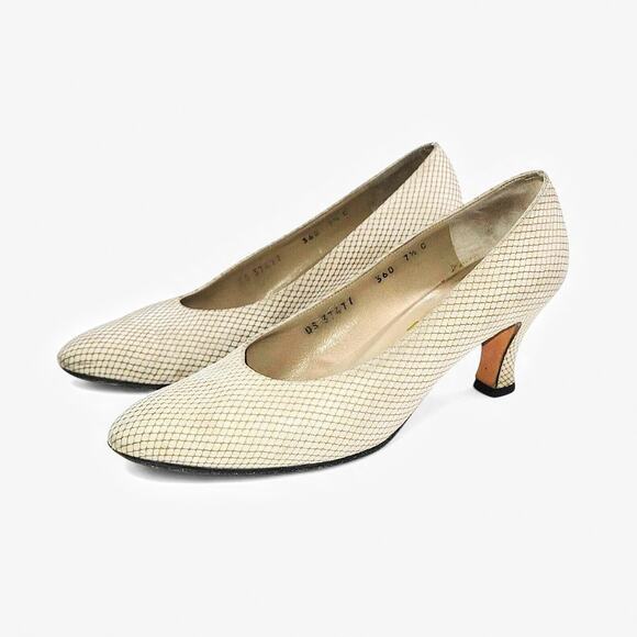 Salvatore Ferragamo Women's Pumps Authenticated Size 7.5 Fishnet Nude Tan Heels - Picture 1 of 11